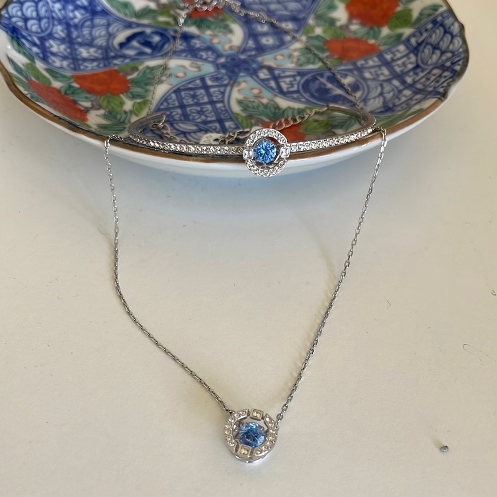 Swarovski Sparkling Dance Necklace and Bangle Set